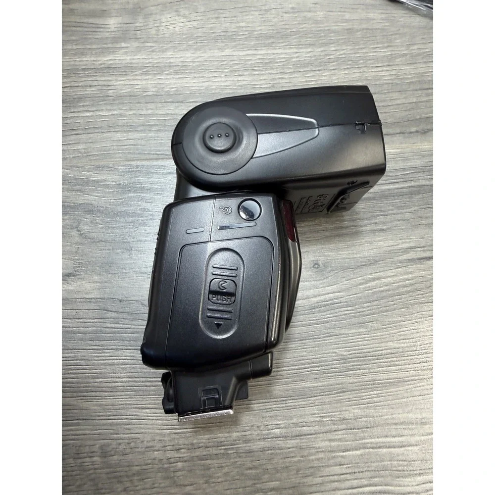 Nikon SB-700 Speedlight Camera Flash AF Photography Accessories W/ Case Tested